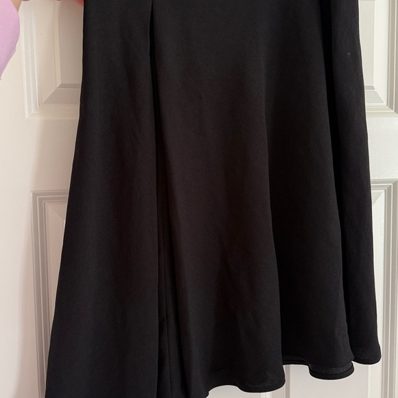 Spanx Satin Back Crepe Asymmetrical Skirt Size Medium Classic Black NWT - Picture 4 of 5